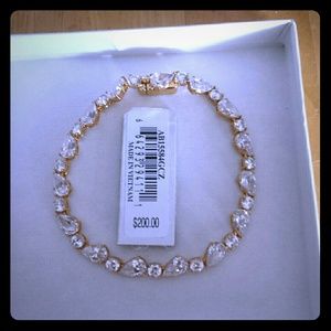NWT! Stunning Bracelet